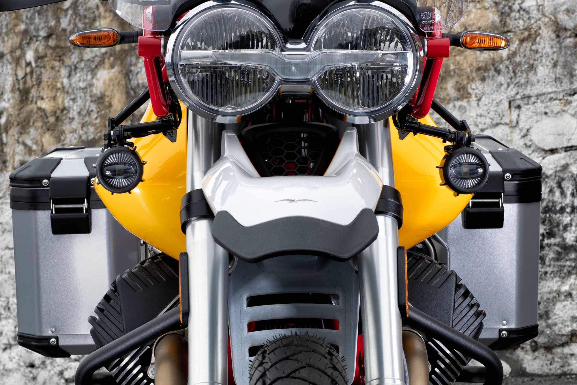 LED fog light for Moto Guzzi V85 TT incl. installation kit