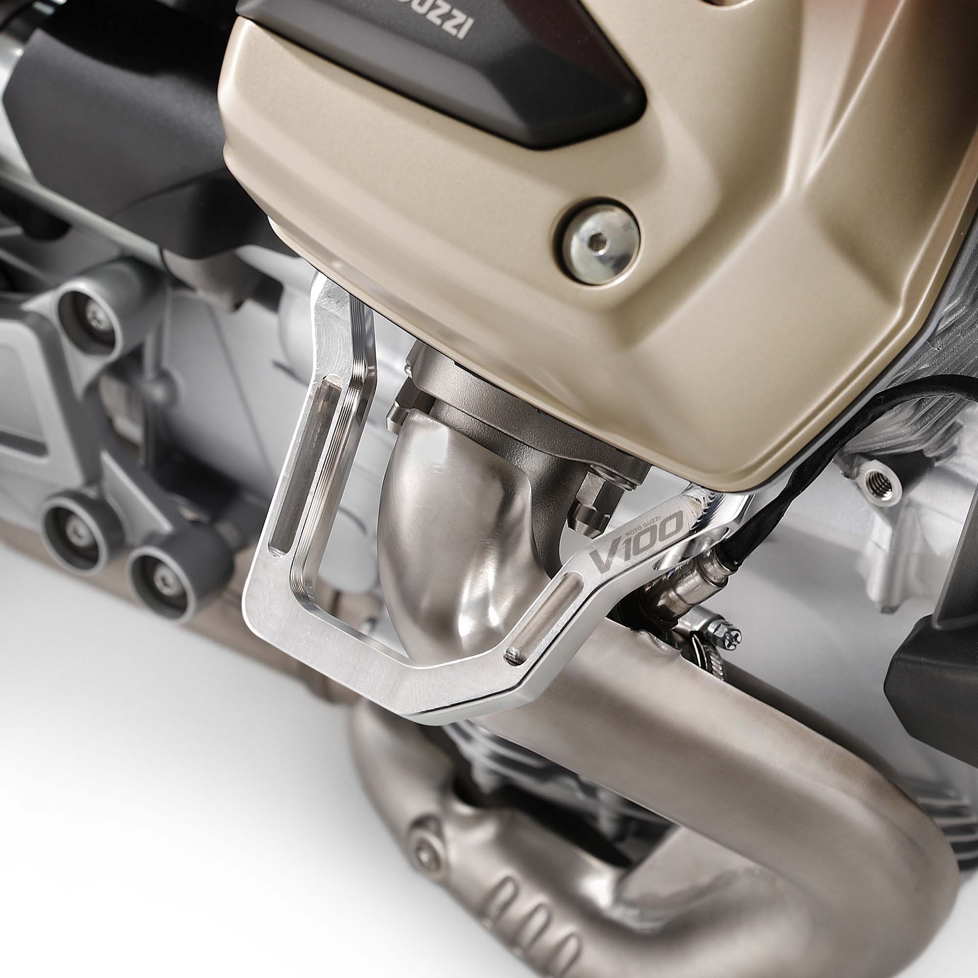 Aluminum cylinder head protection for Moto Guzzi V100 Mandello / Stelvio